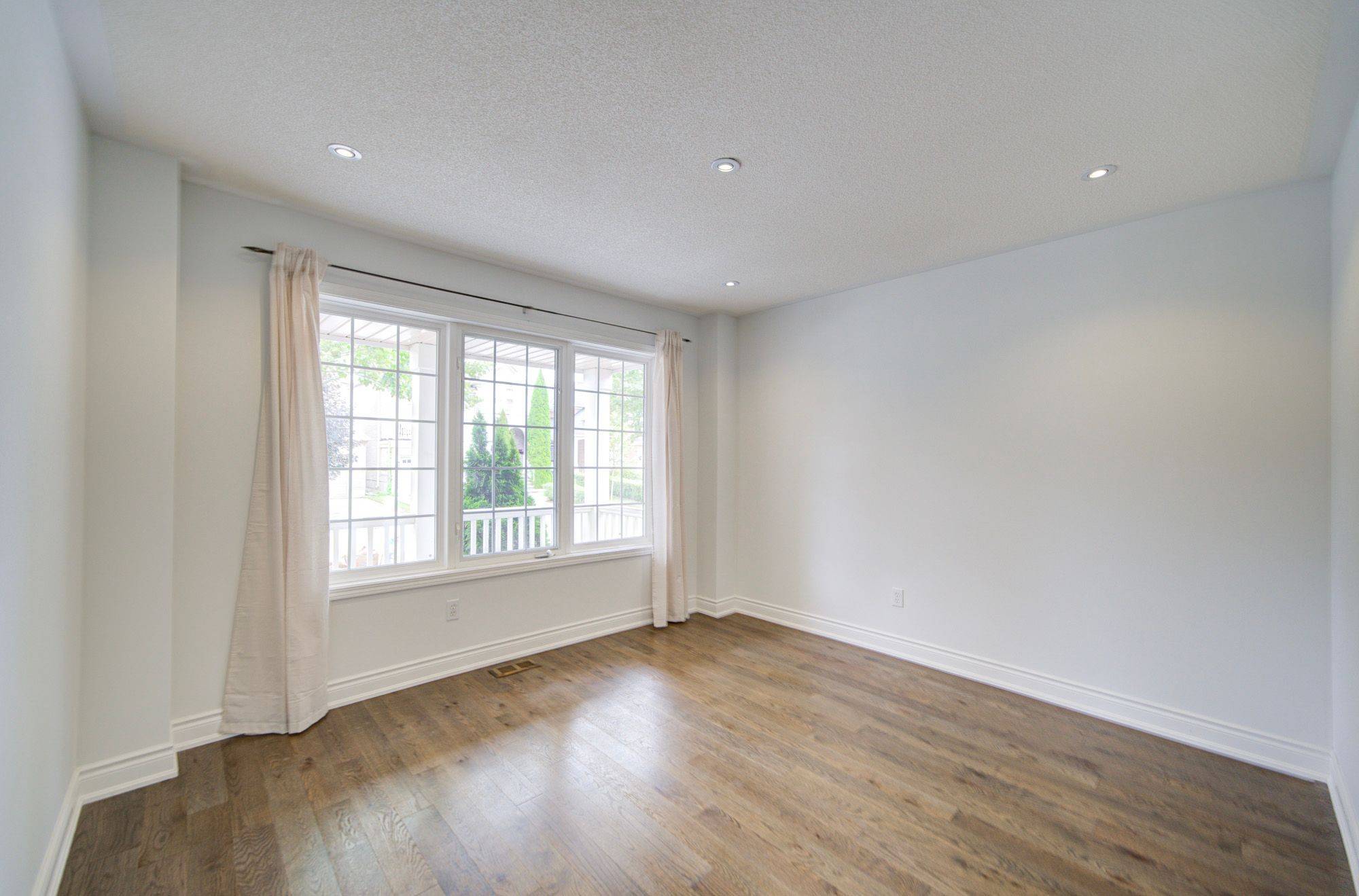 Mississauga, ON L5M 6M4,5572 Capri Gate