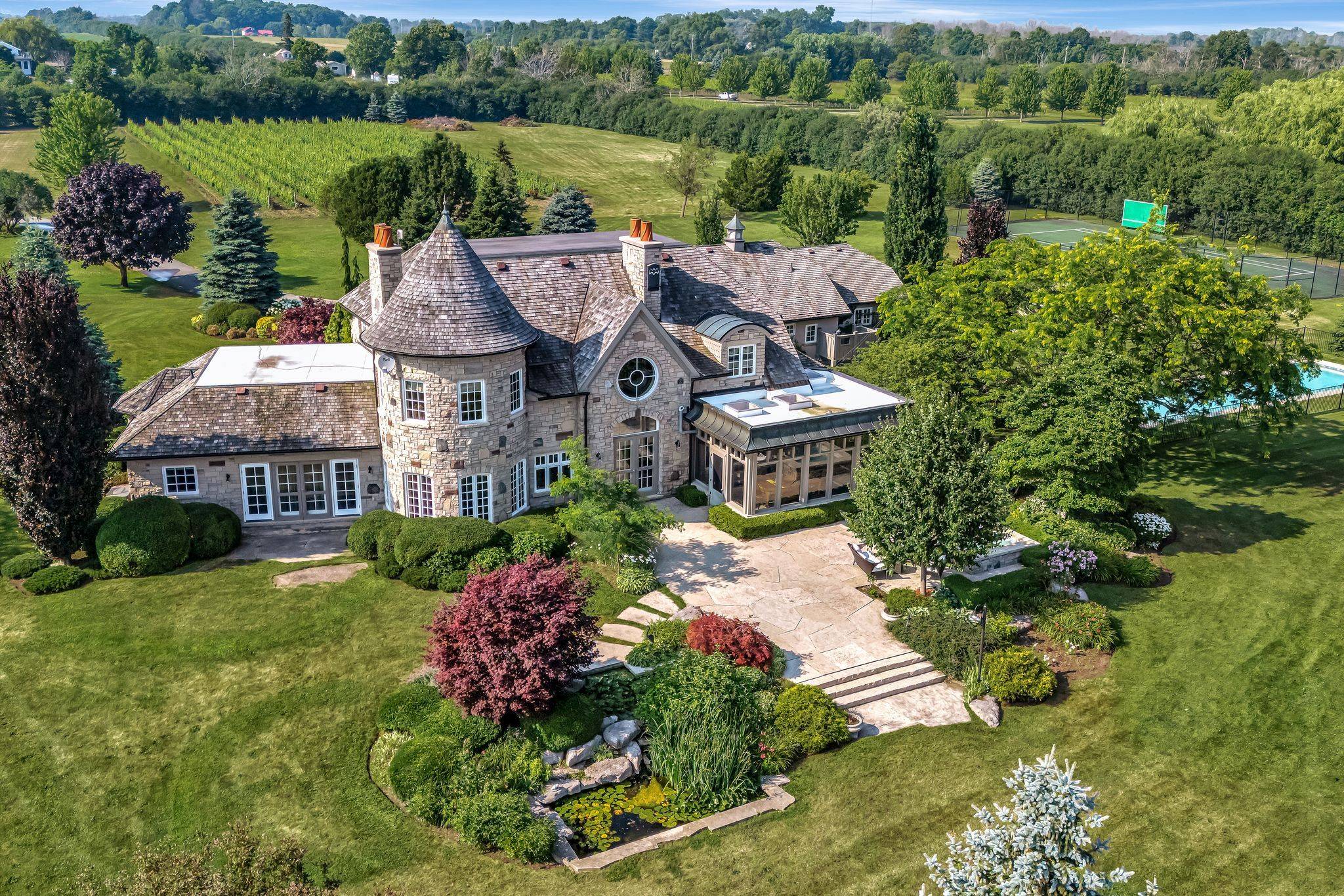 37 Bellavista DR, Prince Edward County, ON K0K 3L0