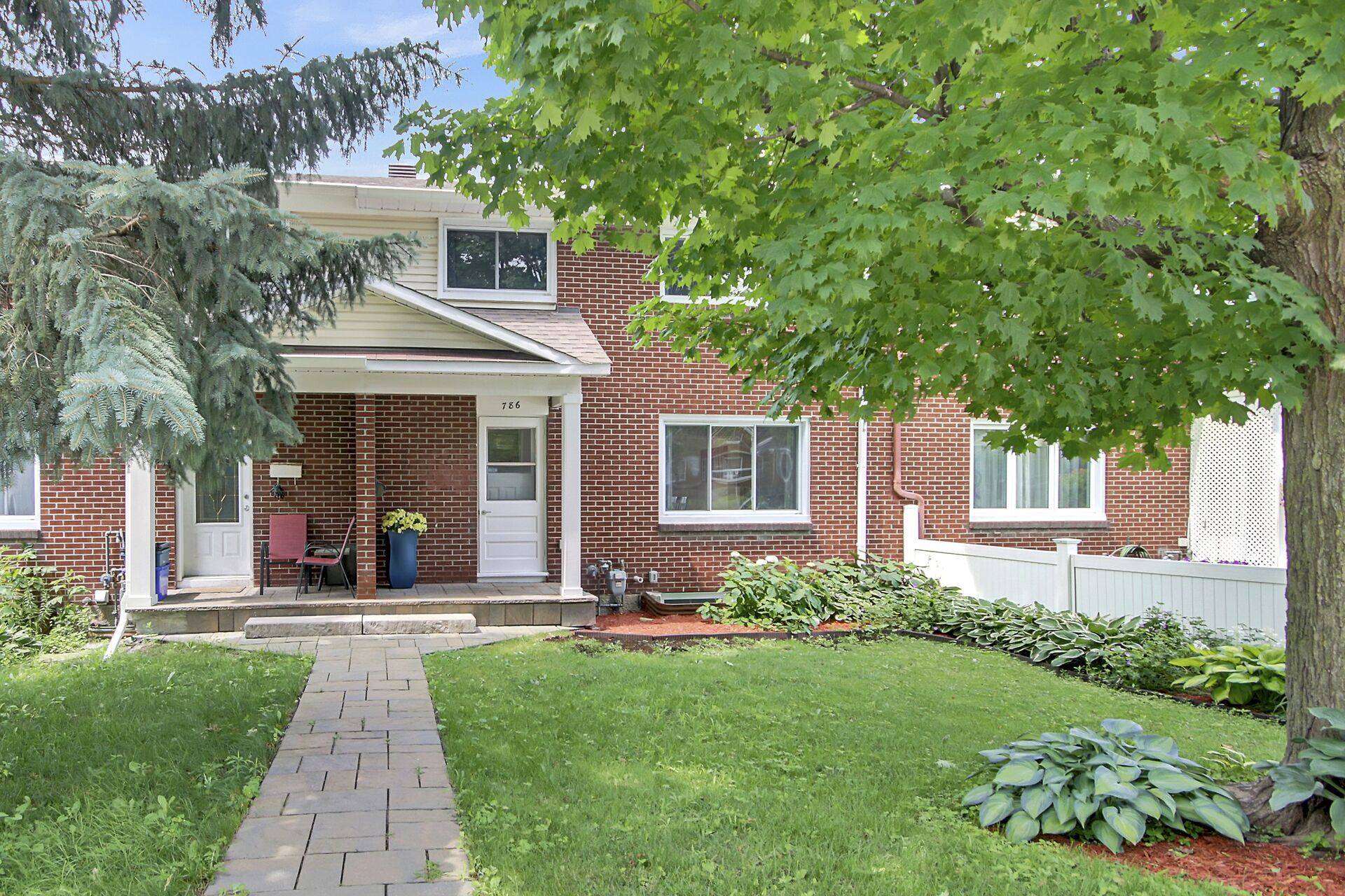 Overbrook - Castleheights And Area, ON K1K 2L2,786 Cummings AVE