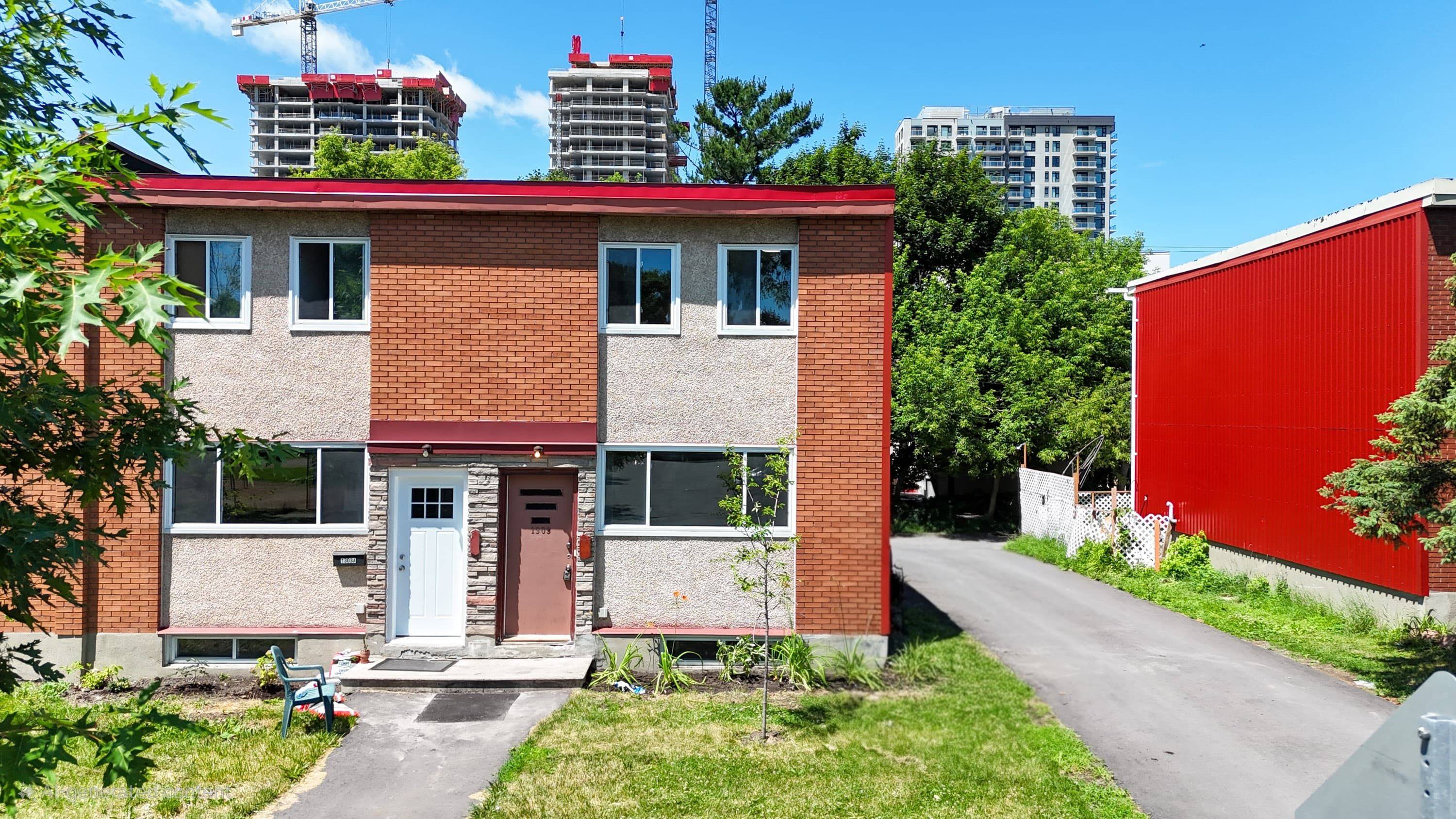 1303 Coldrey AVE, Carlington - Central Park, ON K1Z 7P6