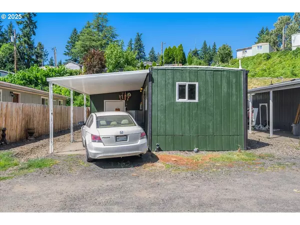 214 Holcomb AVE #B8, Kelso, WA 98626