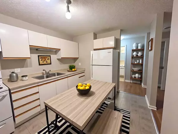 Camrose, AB T4V2M7,114 Mount Pleasant DR #105