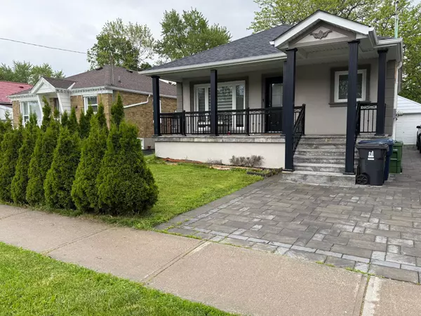 Toronto E04, ON M1R 3Y1,100 Ellington DR #Lower