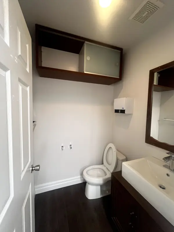 Toronto W10, ON M9W 6M6,14 Steinway BLVD #6