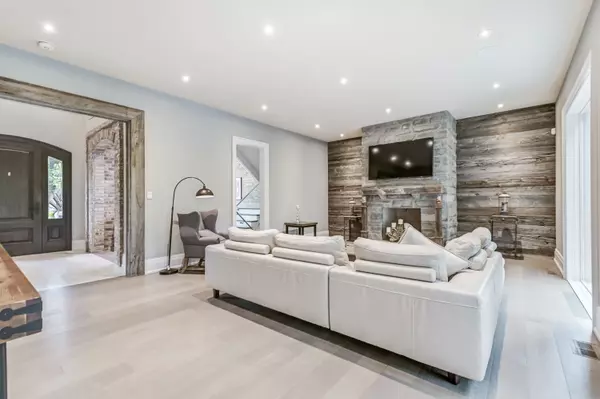 Mississauga, ON L5H 2X6,1282 Catchacoma CT