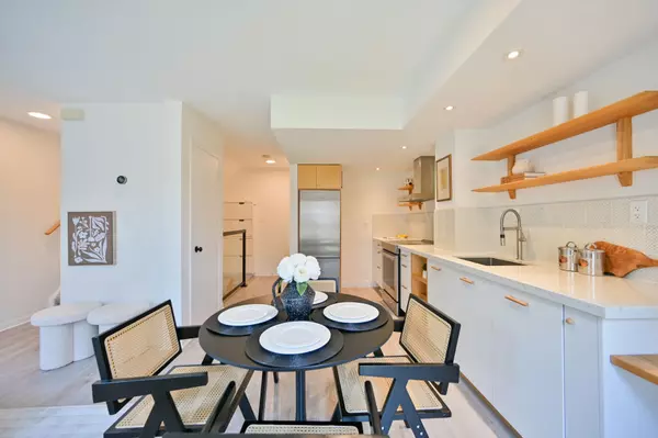 Toronto W01, ON M6K 1X2,18 Laidlaw ST #1030