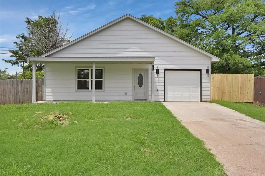 3005 N Glen Garden Drive, Fort Worth, TX 76119