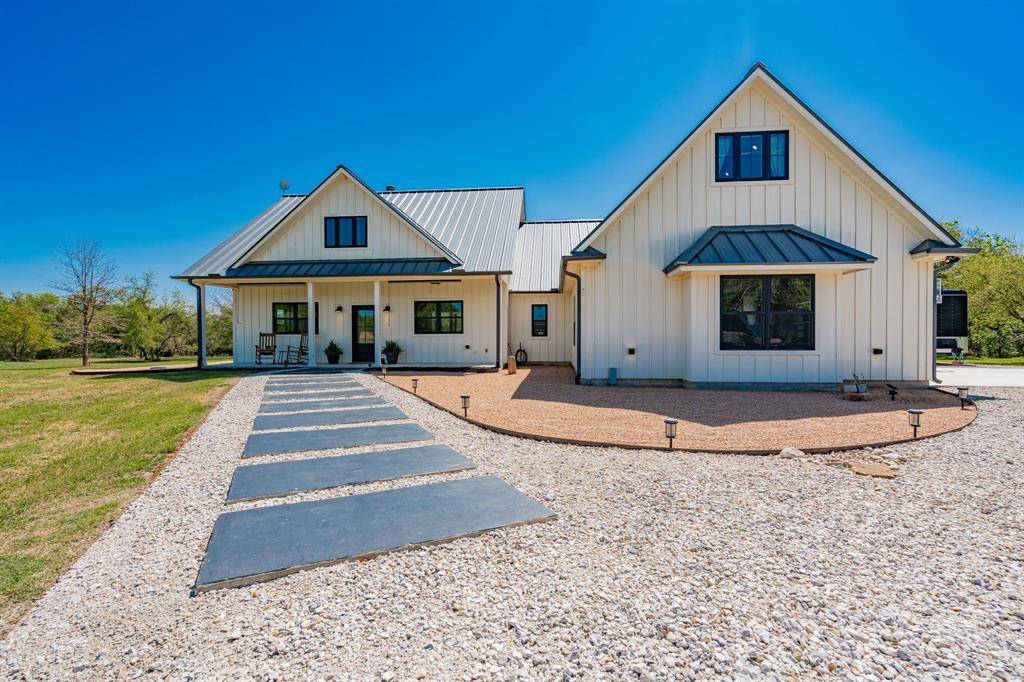 204 County Road 3823, Bridgeport, TX 76426