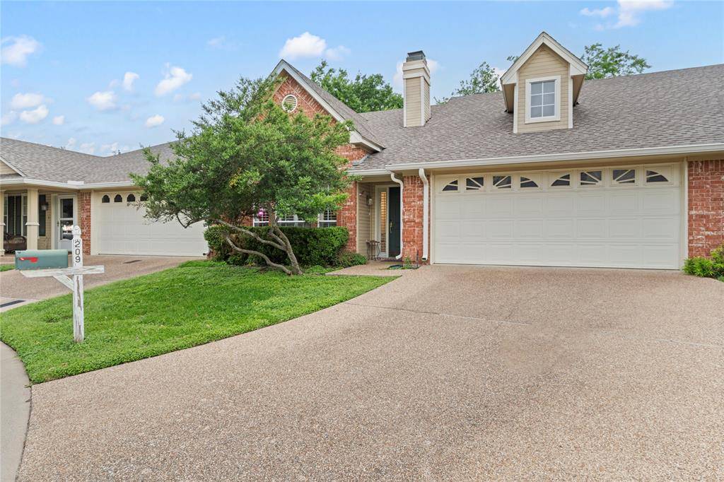 Waco, TX 76710,209 Village Circle