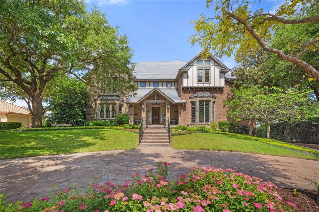 6908 Ridgewood Drive, Fort Worth, TX 76132