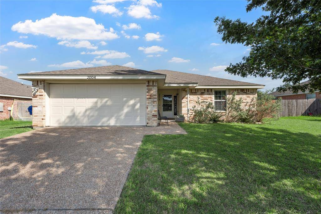 2004 sabine, Waco, TX 76708