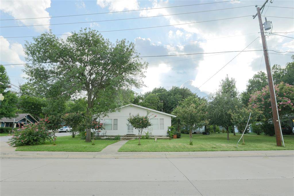 Grapevine, TX 76051,422 Smith Street