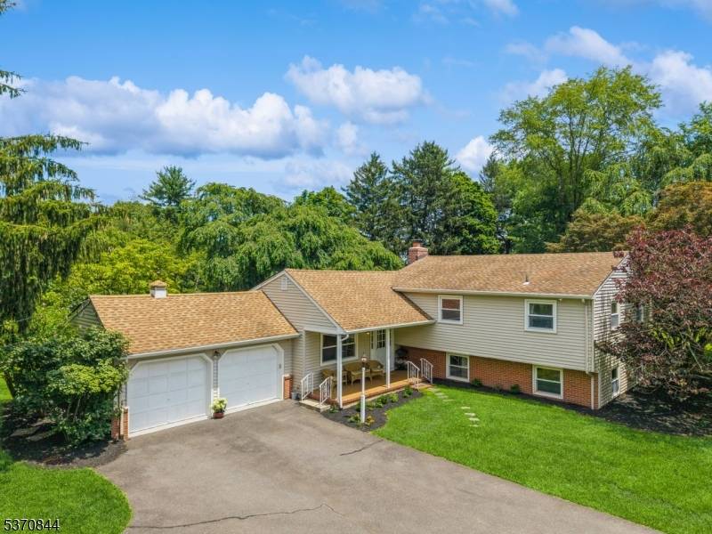34 Sand Hill Road, Raritan Twp., NJ 08822