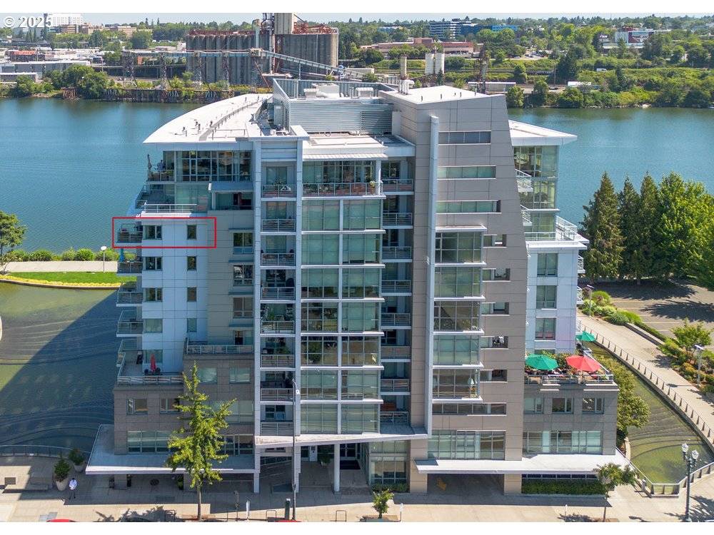 1260 NW NAITO PKWY #807B, Portland, OR 97209