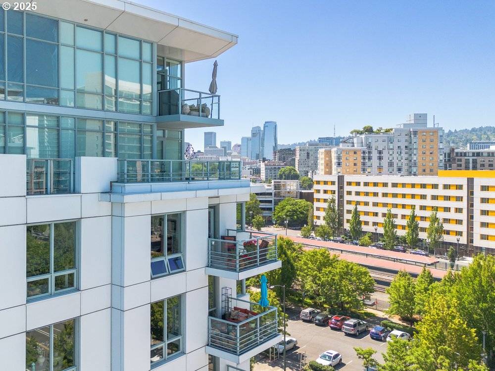 Portland, OR 97209,1260 NW NAITO PKWY #807B