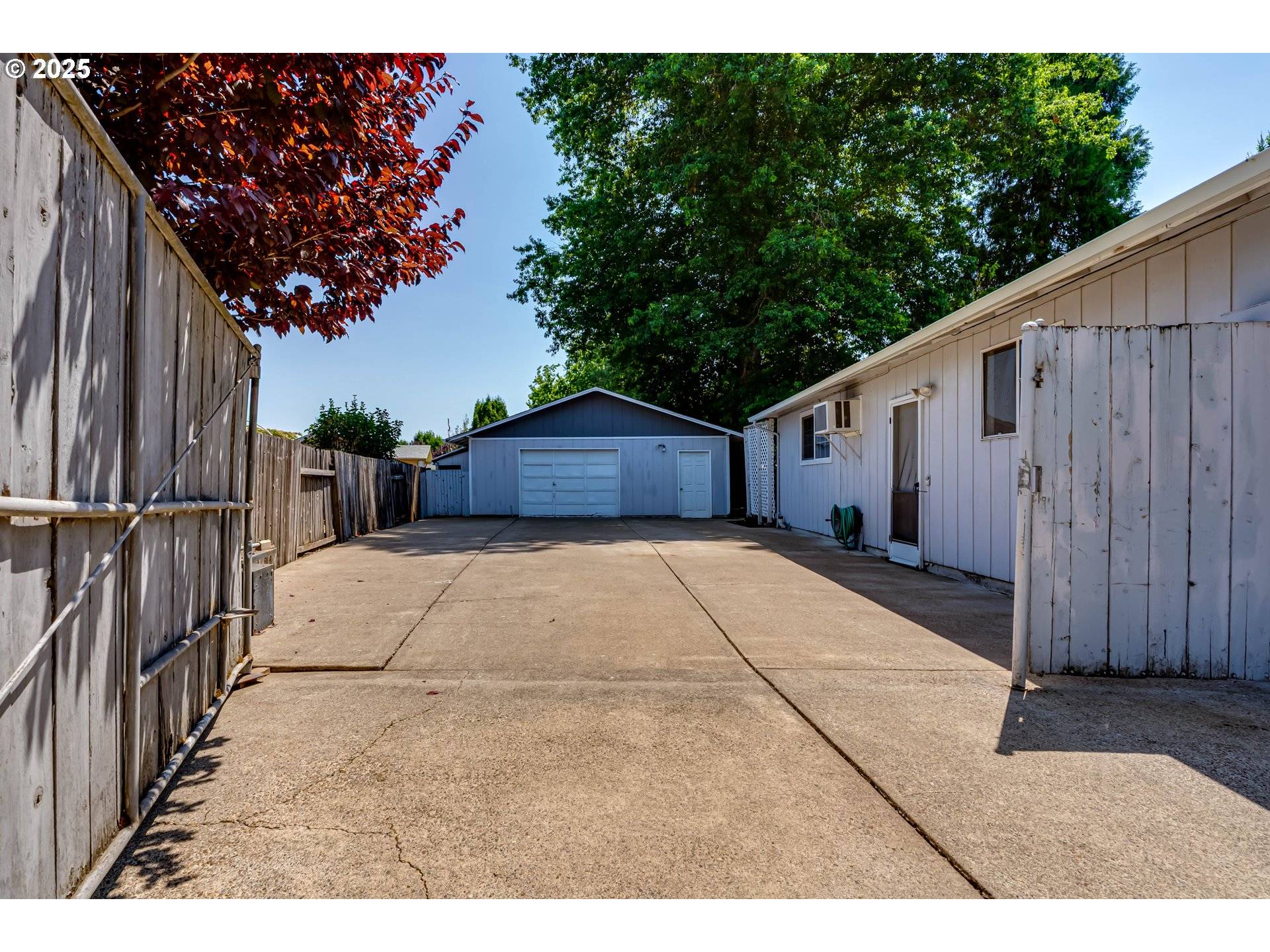 Eugene, OR 97402,1057 LAMPLITE LN
