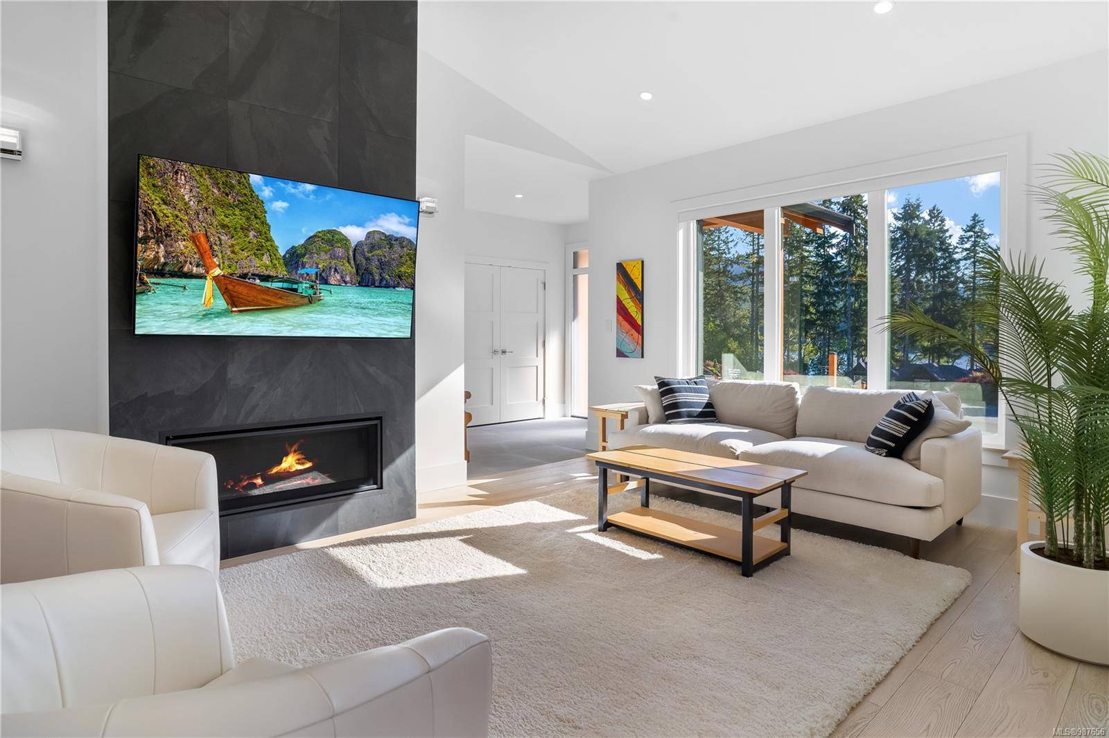 Lake Cowichan, BC V0R 2G1,7337 Lakefront Pl