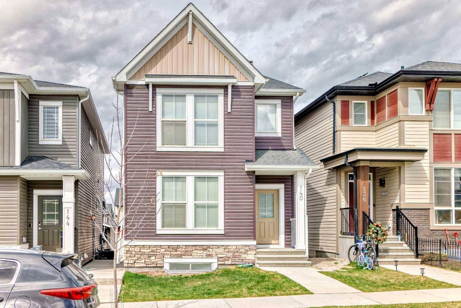 140 Amblehurst GN NW, Calgary, AB T3P 1W8
