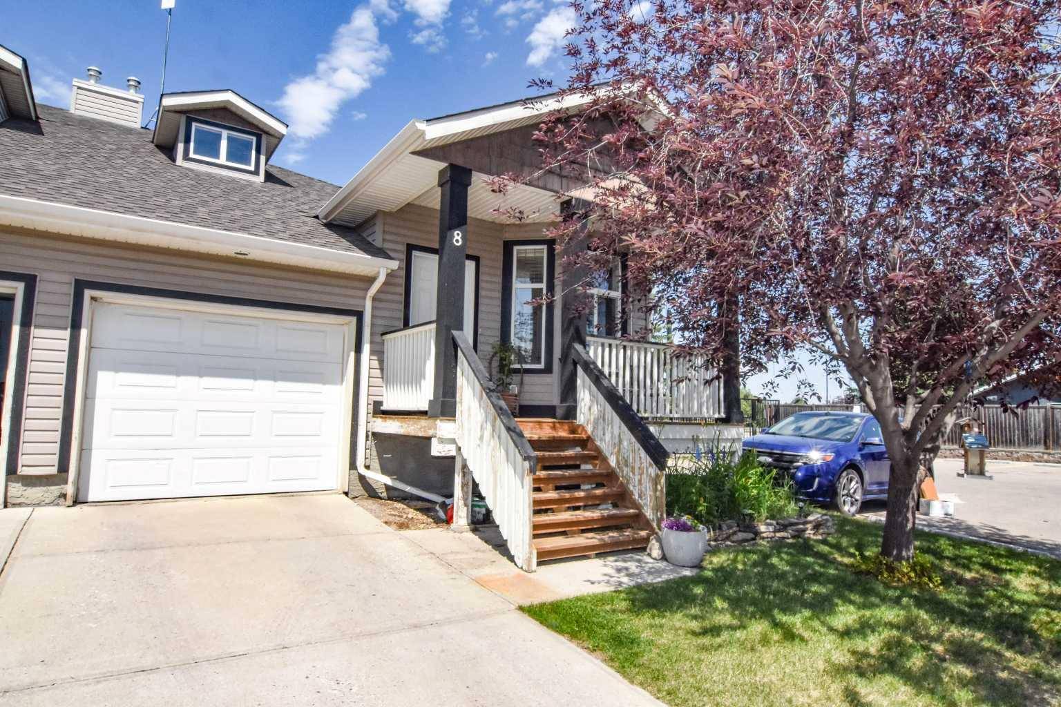 8 Van Horn CT Northwest, Langdon, AB T0J 1X2