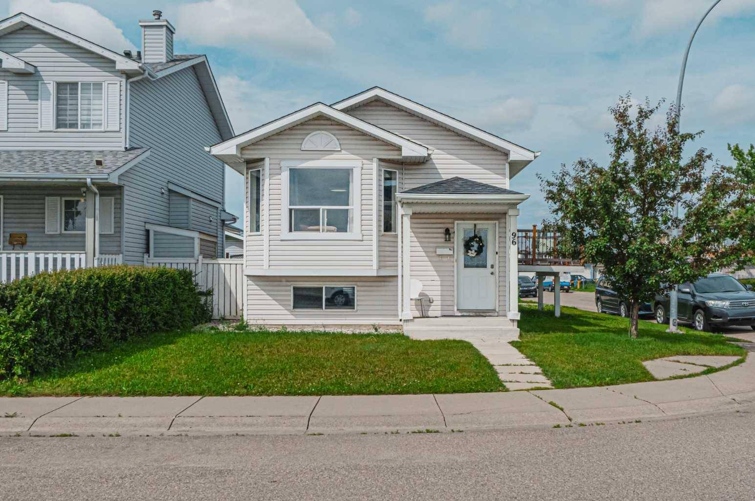 96 Appleside Close, Calgary, AB T2A7T9