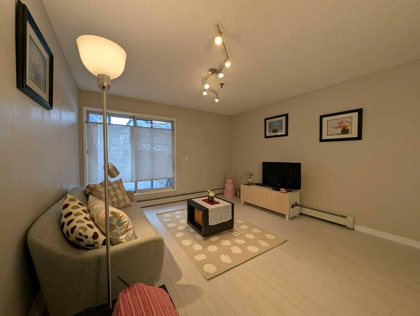 Calgary, AB T2V 4Z9,525 56 AVE Southwest #114