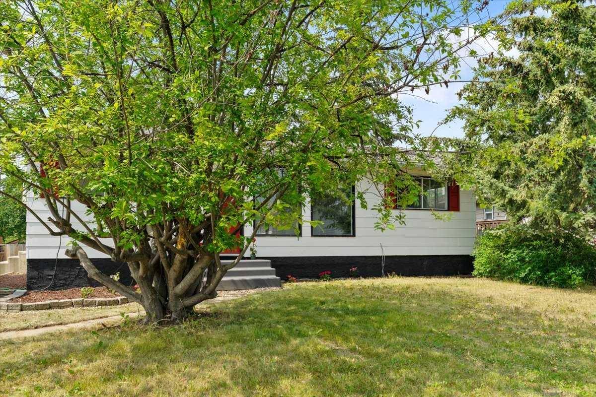 10407 103 AVE, Hythe, AB T0H2C0