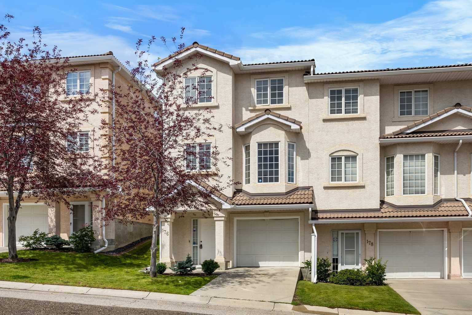 176 Hamptons Link Northwest, Calgary, AB T3A 5V9