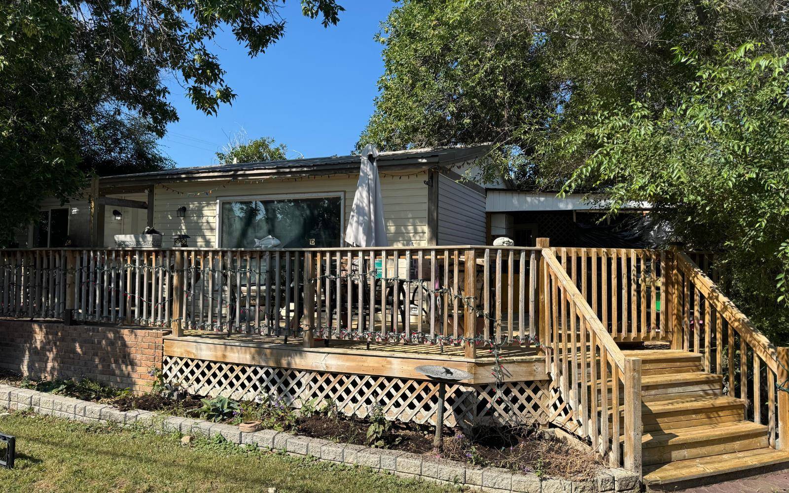 4938 57 AVE, Taber, AB T1G 1E5