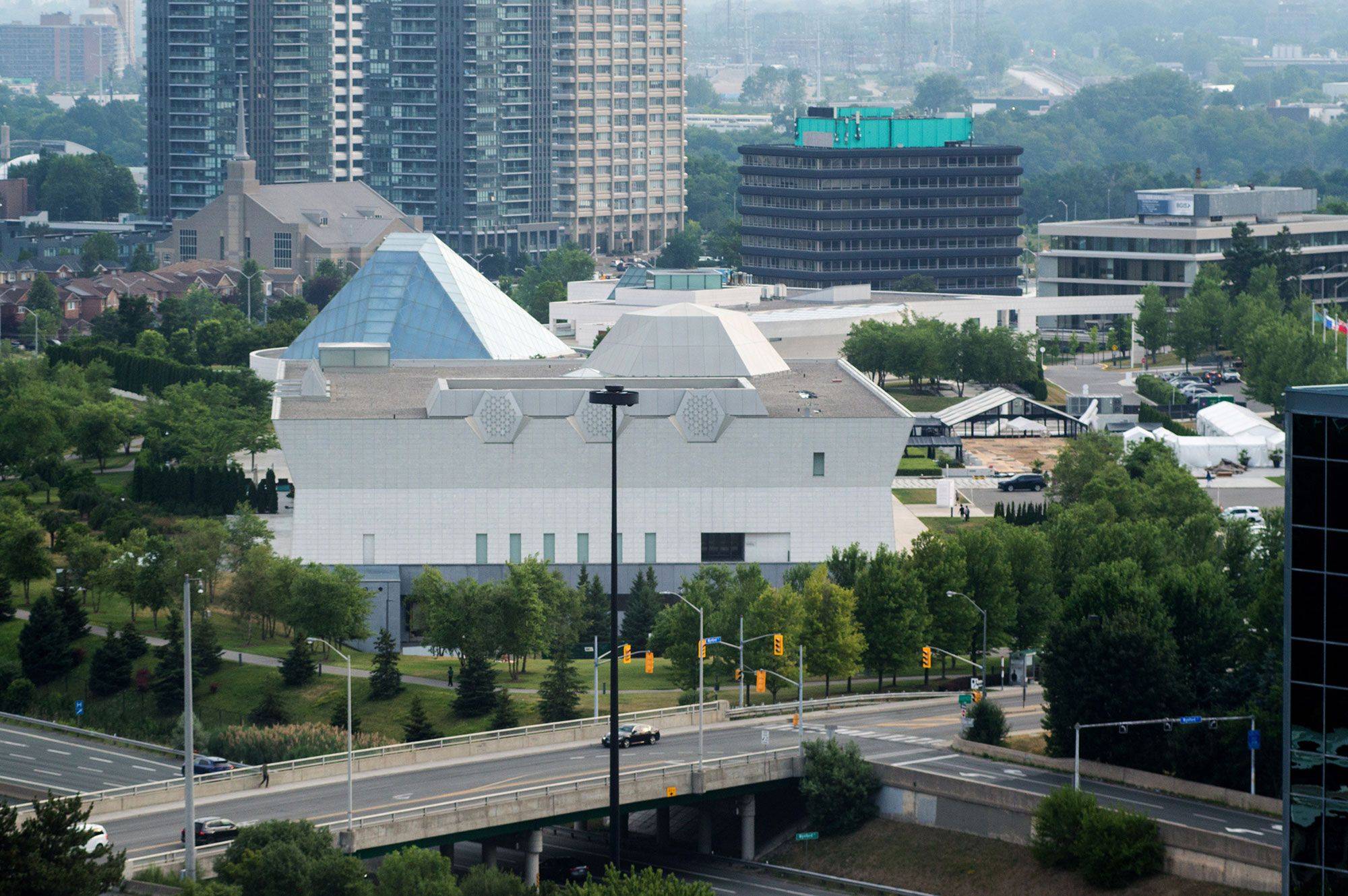 Toronto C13, ON M3C 3M8,5 Concorde PL #2105