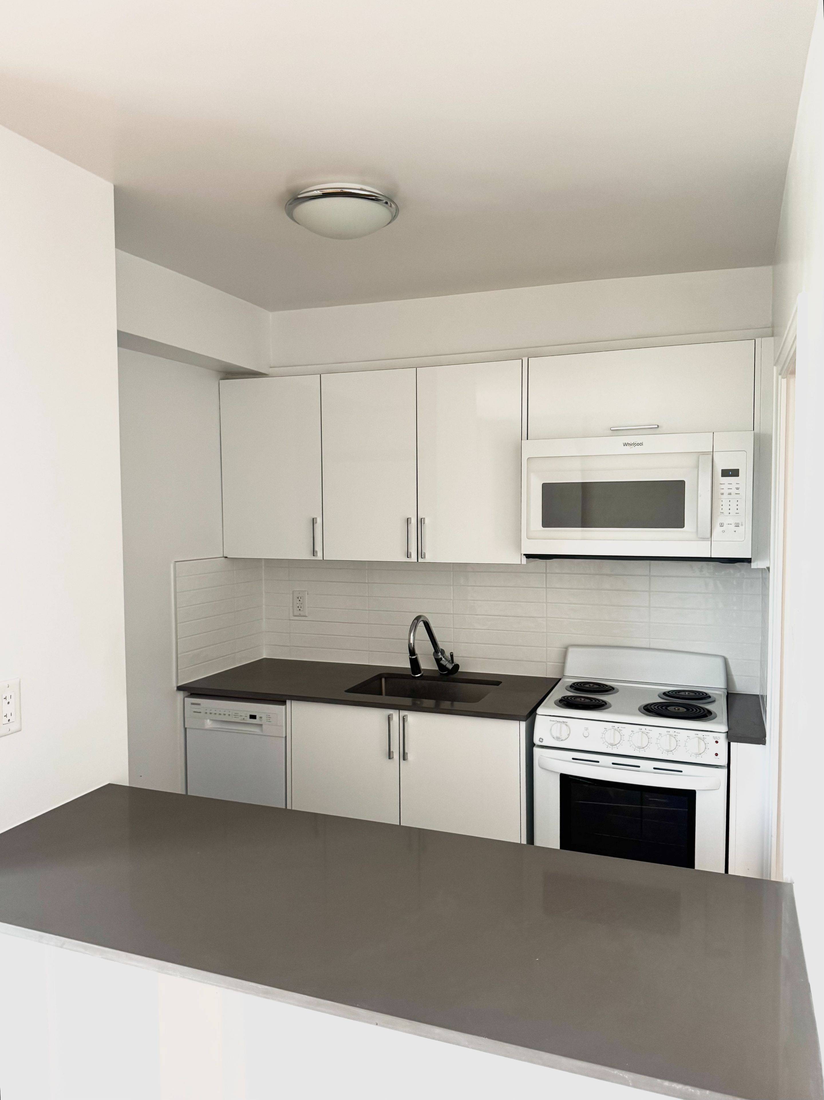 Toronto C02, ON M5R 2R5,485 Huron ST #705