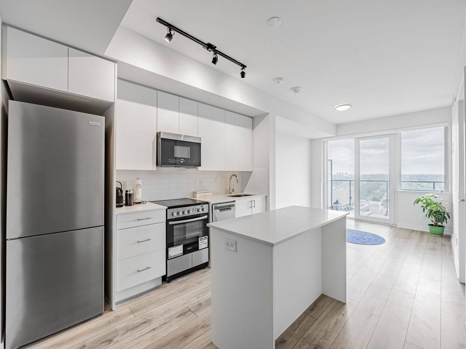 Toronto C07, ON M2N 0L7,15 Ellerslie AVE #2301