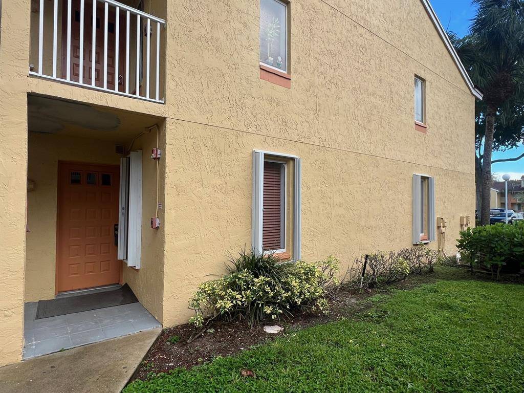 Coral Springs, FL 33071,1122 Coral Club Dr #1122