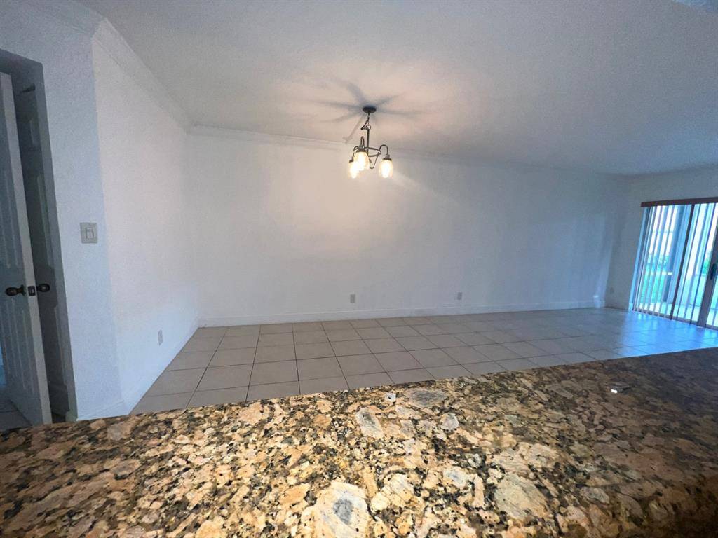 Coral Springs, FL 33071,1122 Coral Club Dr #1122