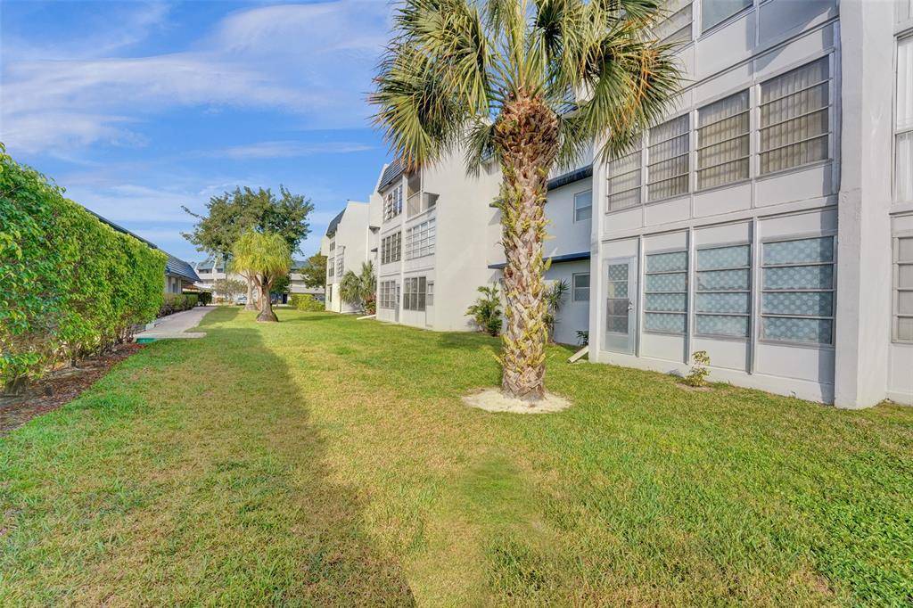 Margate, FL 33063,7897 Golf Circle Dr #105