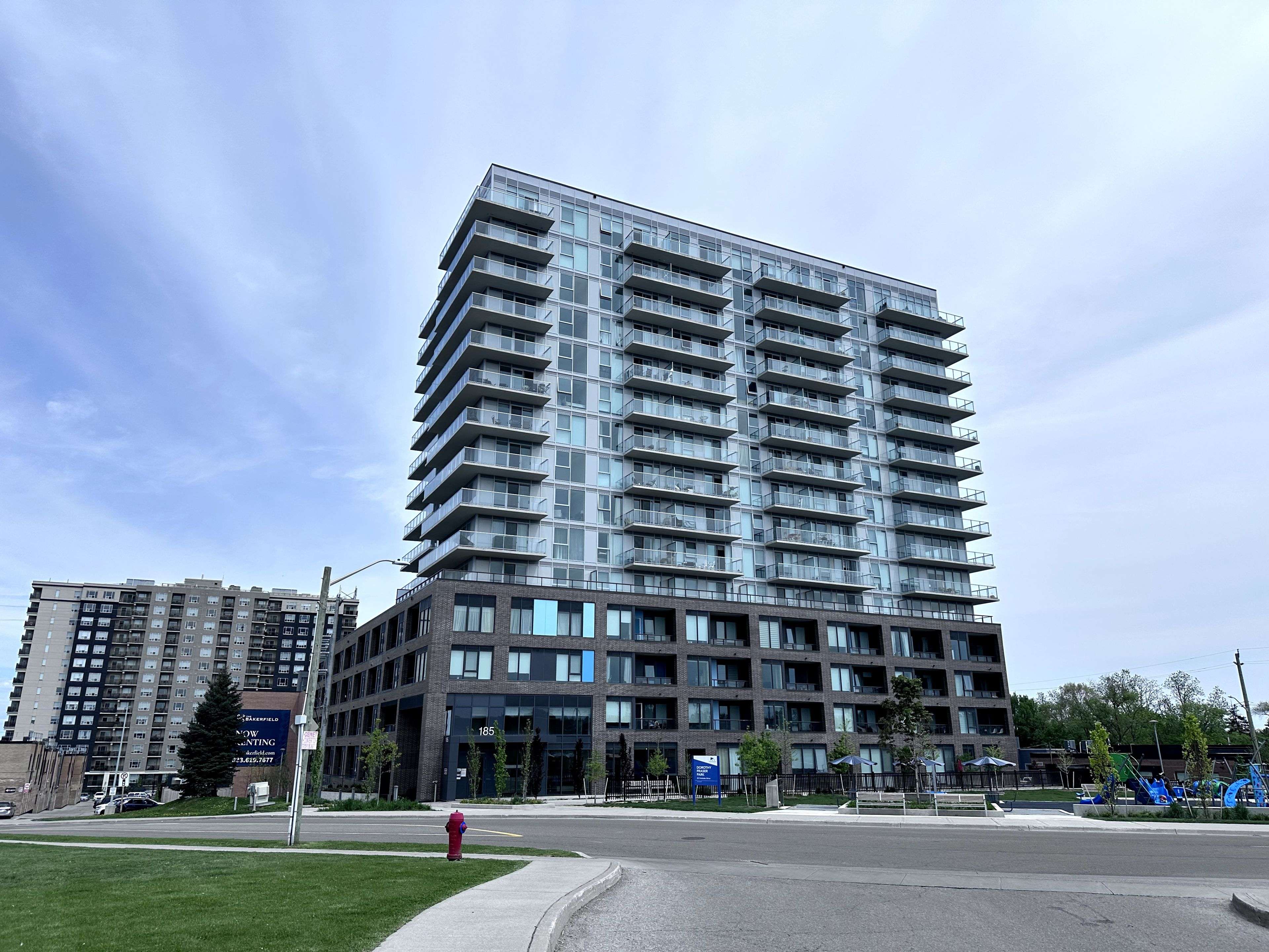 185 Deerfield RD #015, Newmarket, ON L3Y 0G7