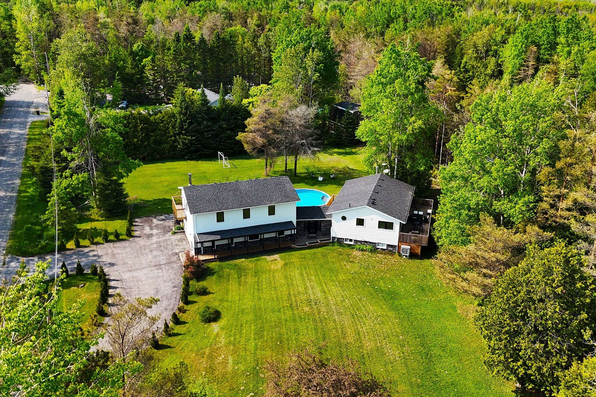 Springwater, ON L0L 1X0,20 HILLVIEW CRES