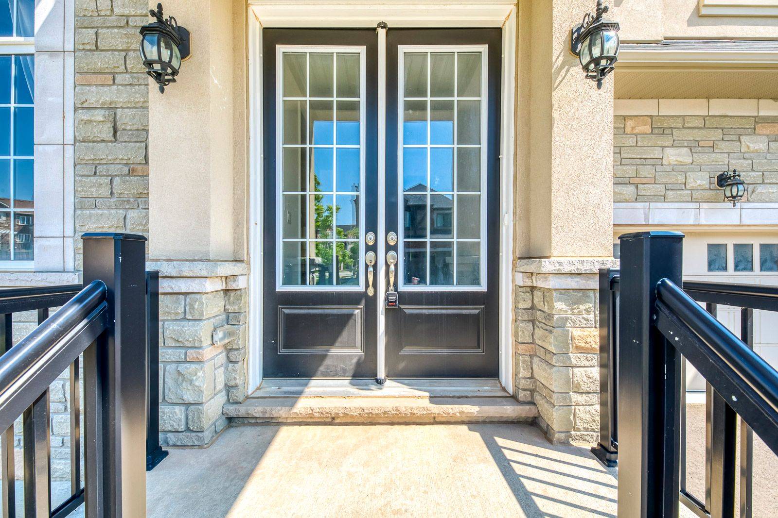 Oakville, ON L6M 0X3,259 Polly DR