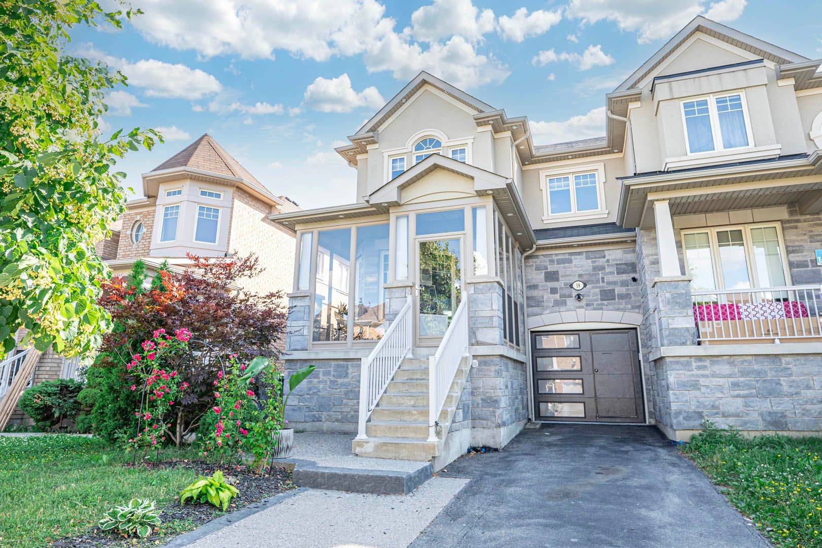 18 Merrickville WAY, Brampton, ON L6Y 0V8