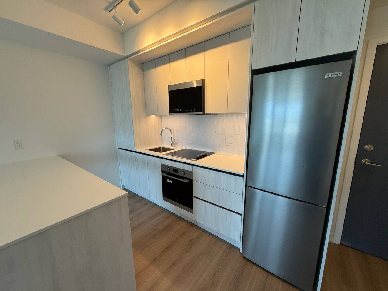 Mississauga, ON L5M 2T1,2485 Eglinton AVE E #1020