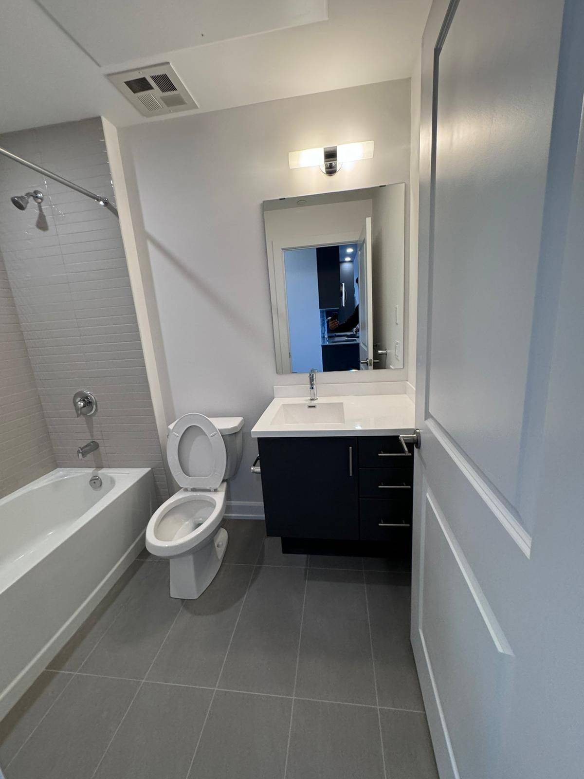Oakville, ON L6H 7X9,3220 William Coltson AVE #624