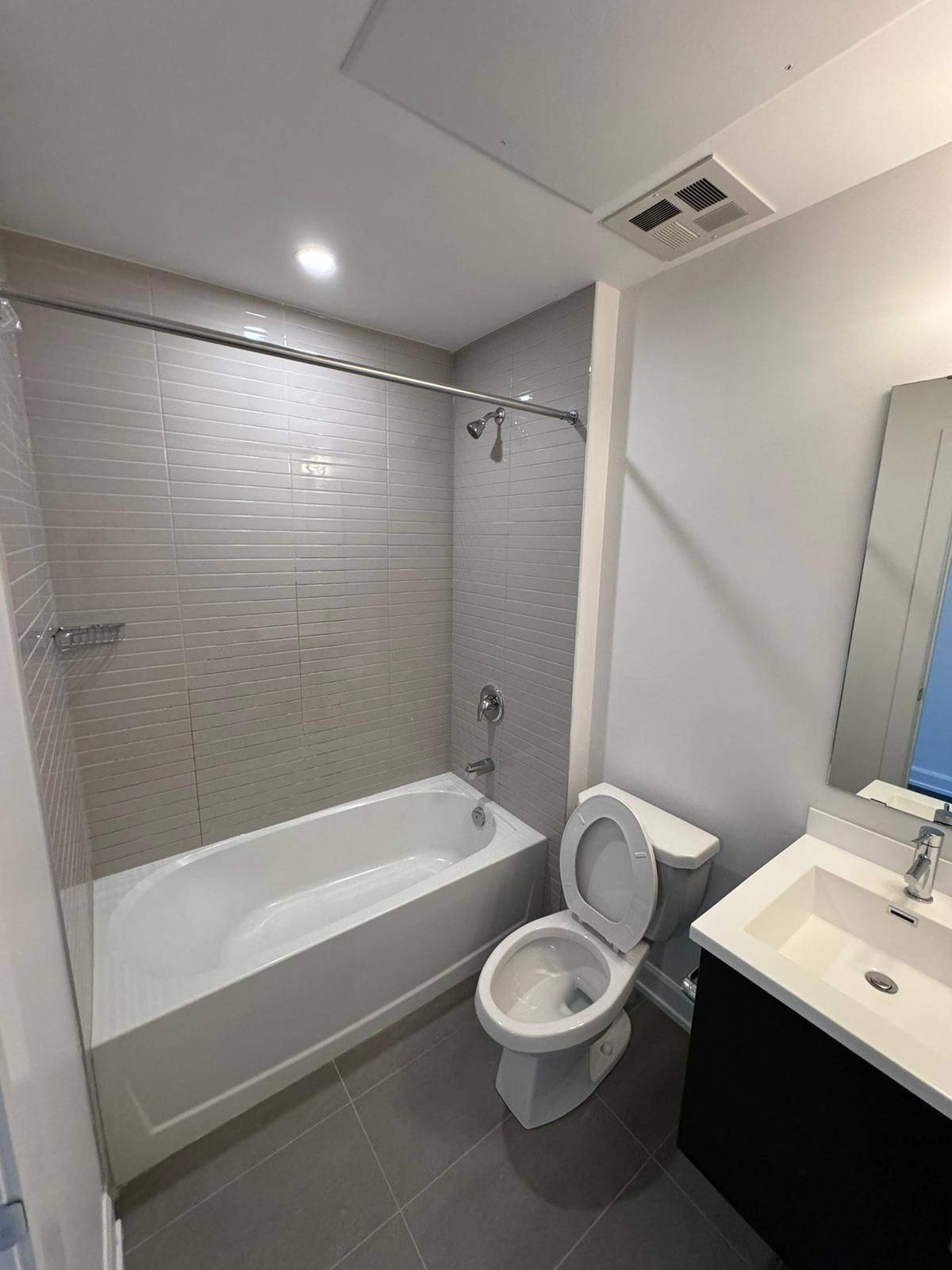 Oakville, ON L6H 7X9,3220 William Coltson AVE #624