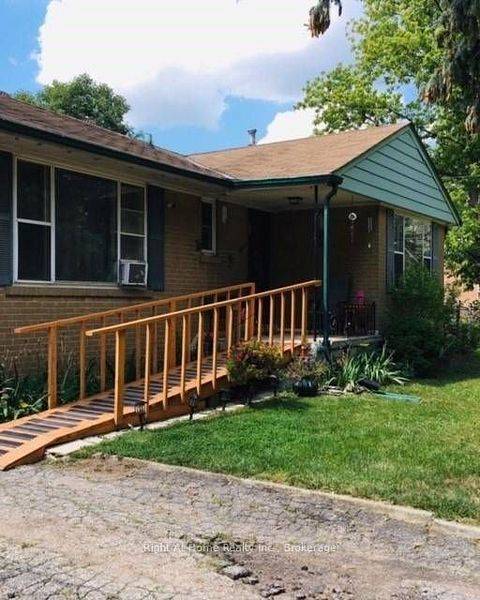 320 Ashbury RD, Oakville, ON L6K 2M4