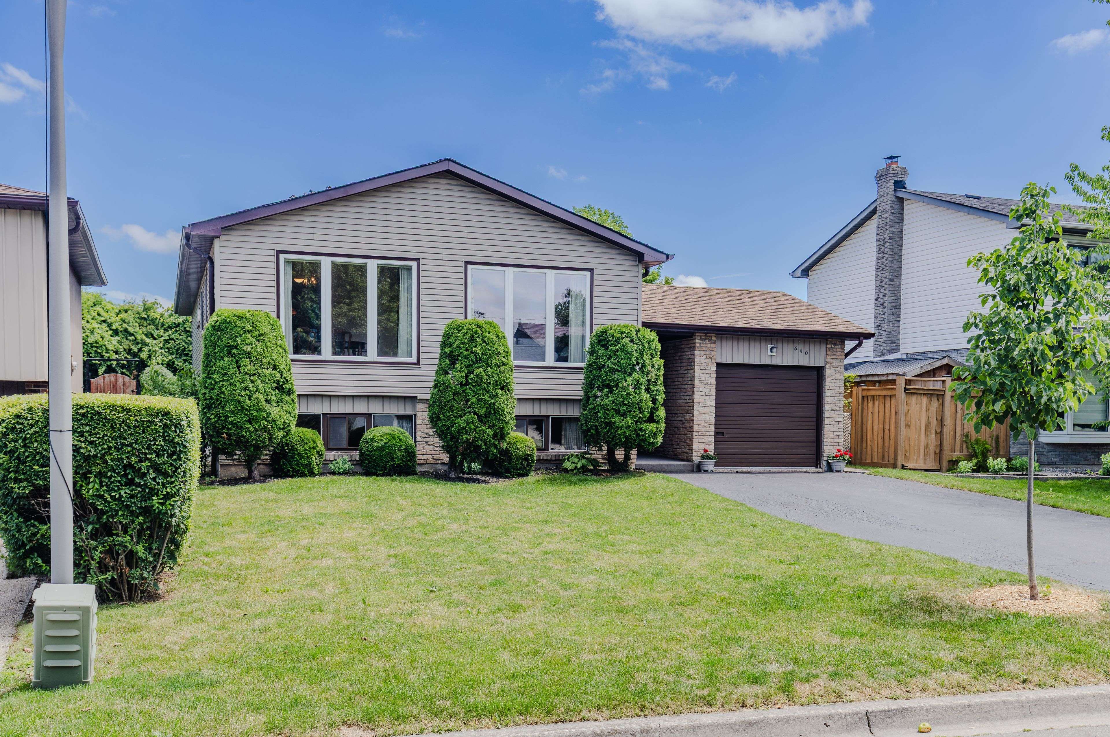 Milton, ON L9T 3X1,840 Cedarbrae AVE