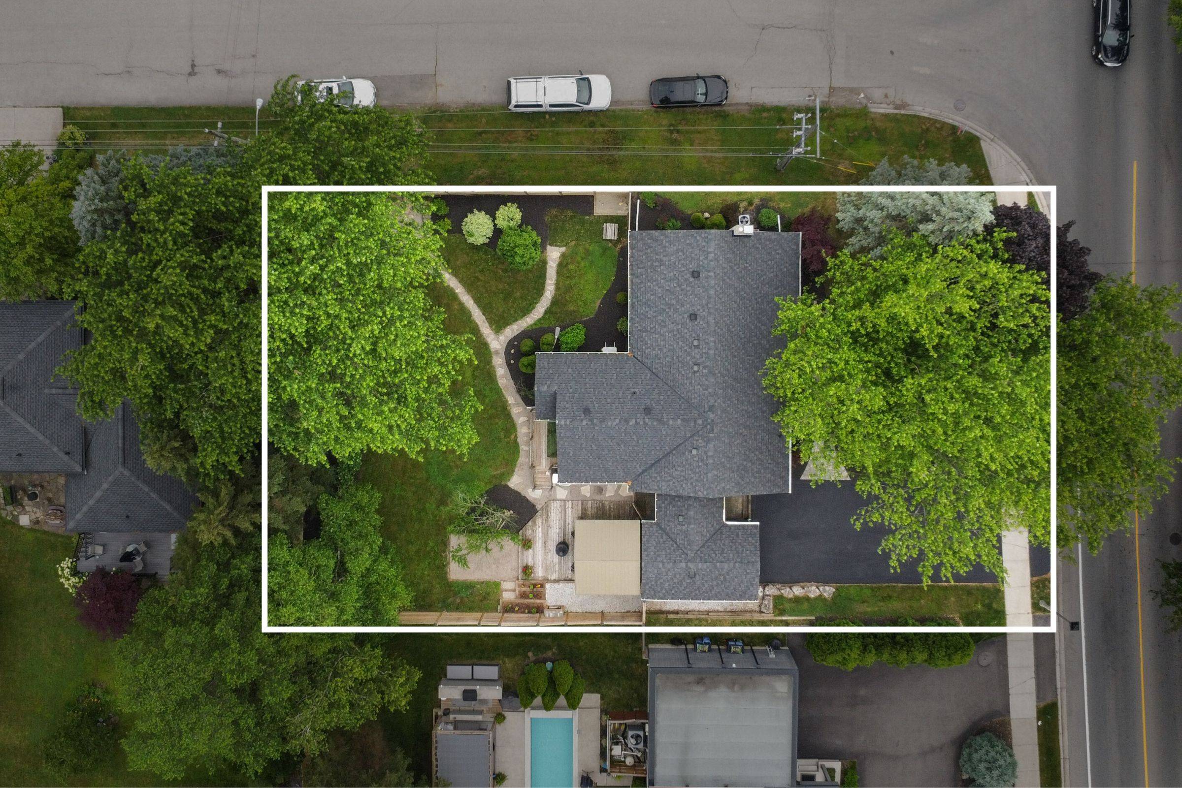 Hamilton, ON L9G 2W9,136 Mohawk RD