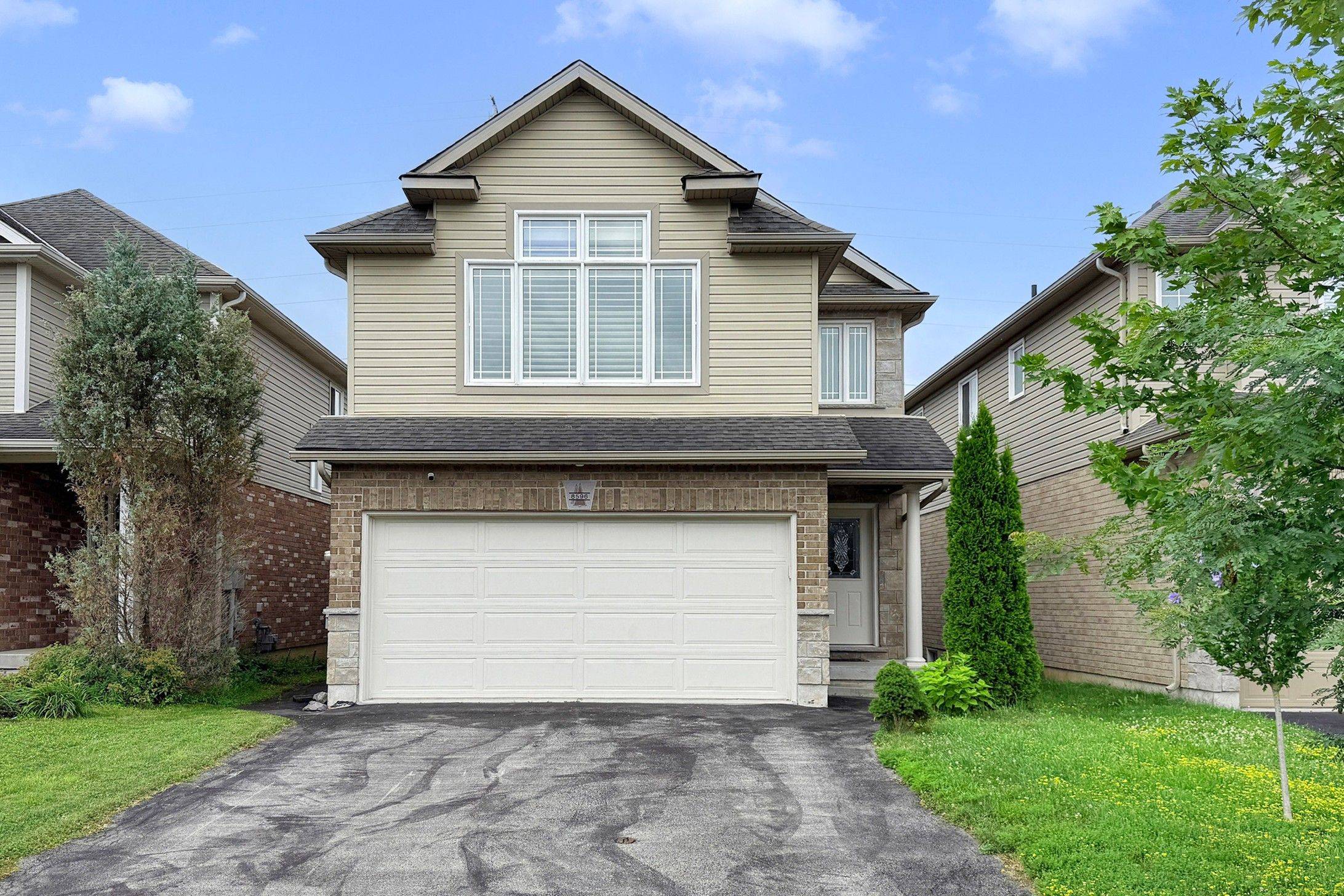 Niagara Falls, ON L2H 0B7,8596 Milomir ST