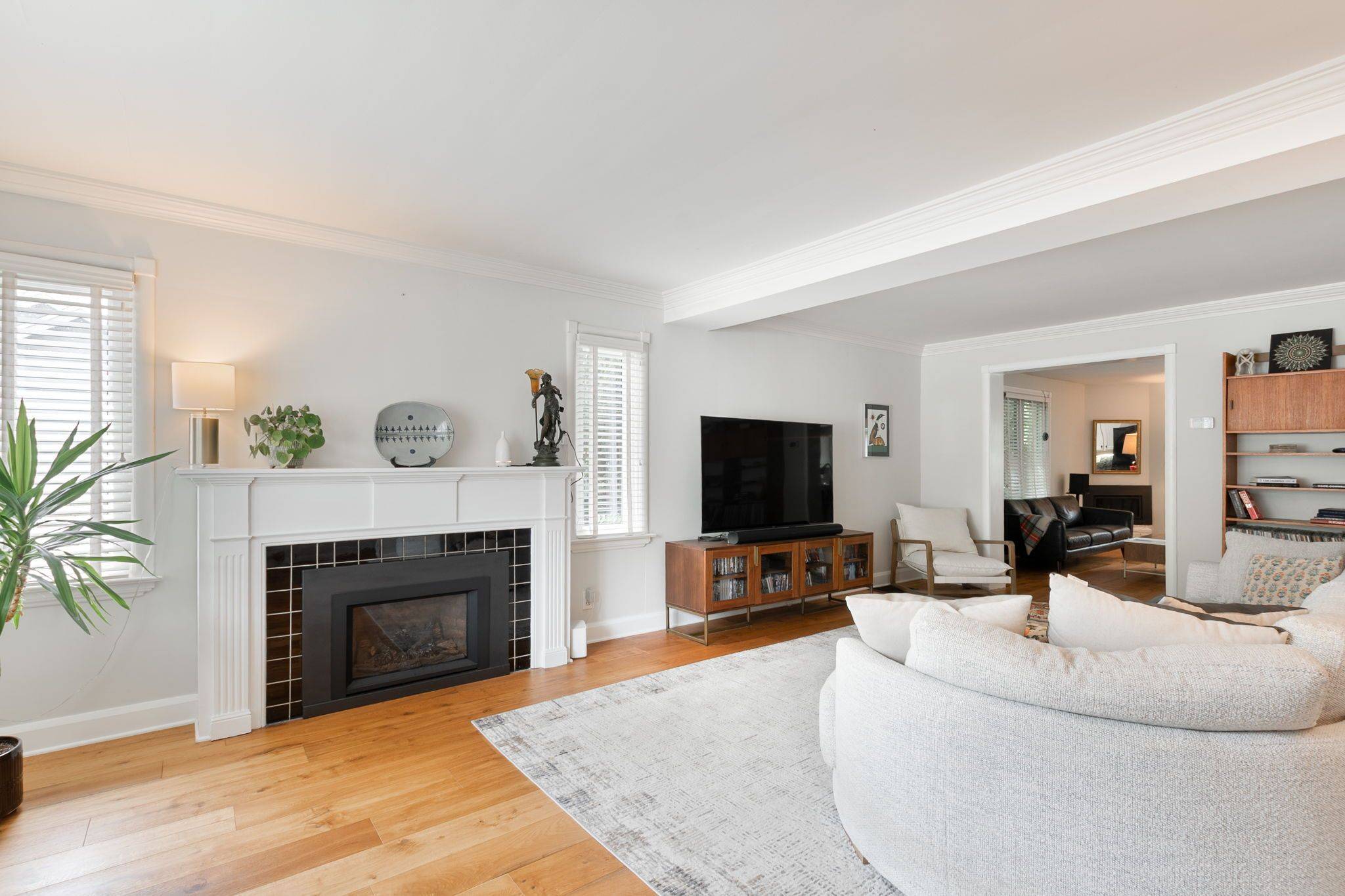 London East, ON N5Y 2T9,1049 FRASER AVE