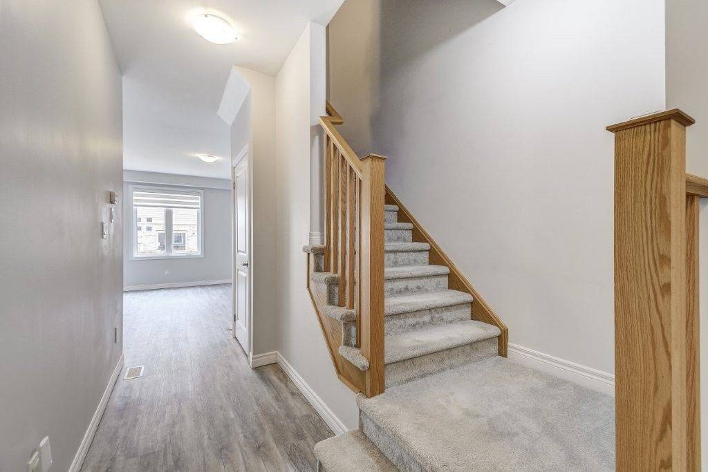 Hamilton, ON L8E 0K1,14 Foothills LN
