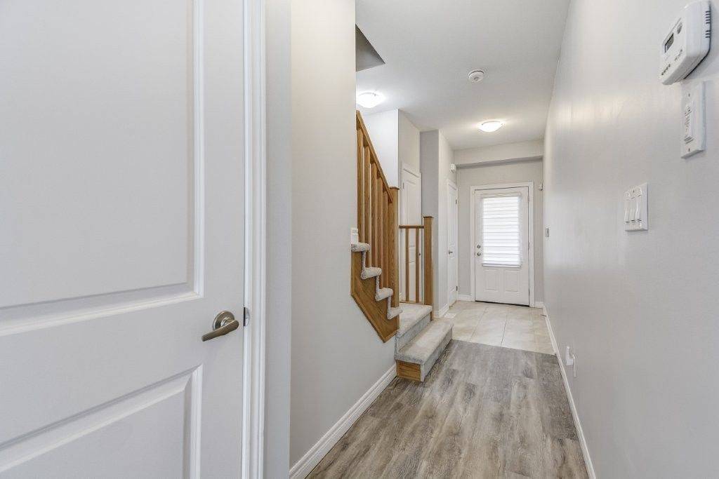 Hamilton, ON L8E 0K1,14 Foothills LN