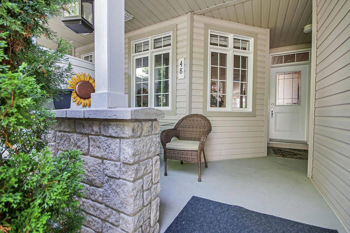 Manotick - Kars - Rideau Twp And Area, ON K4M 1L1,48 Village WALK