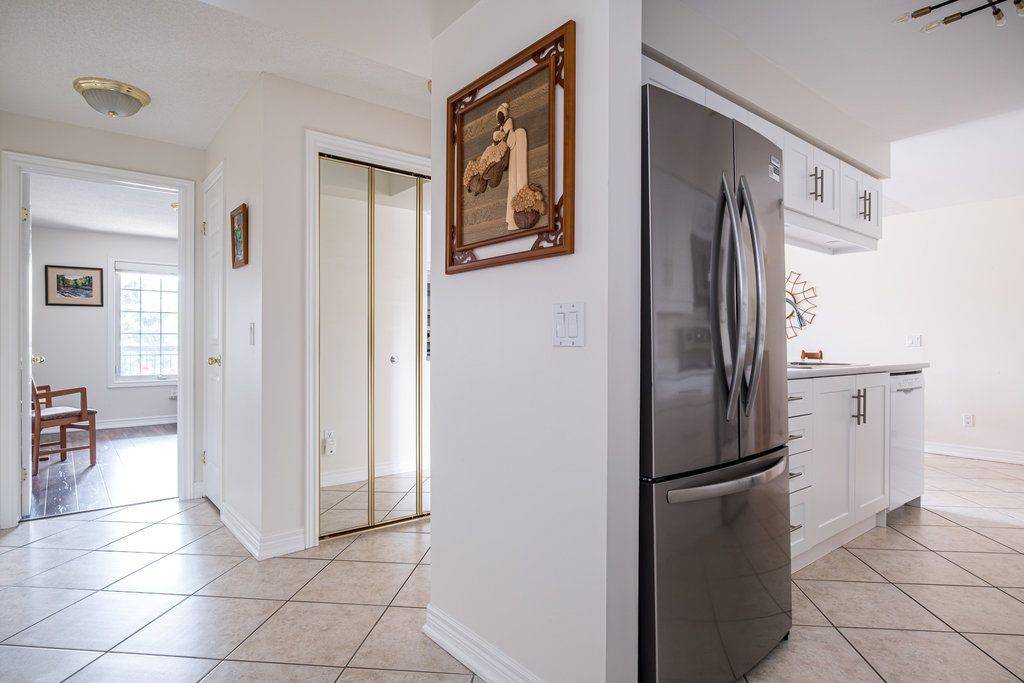 Hamilton, ON L9K 1J8,990 Golf Links RD #208